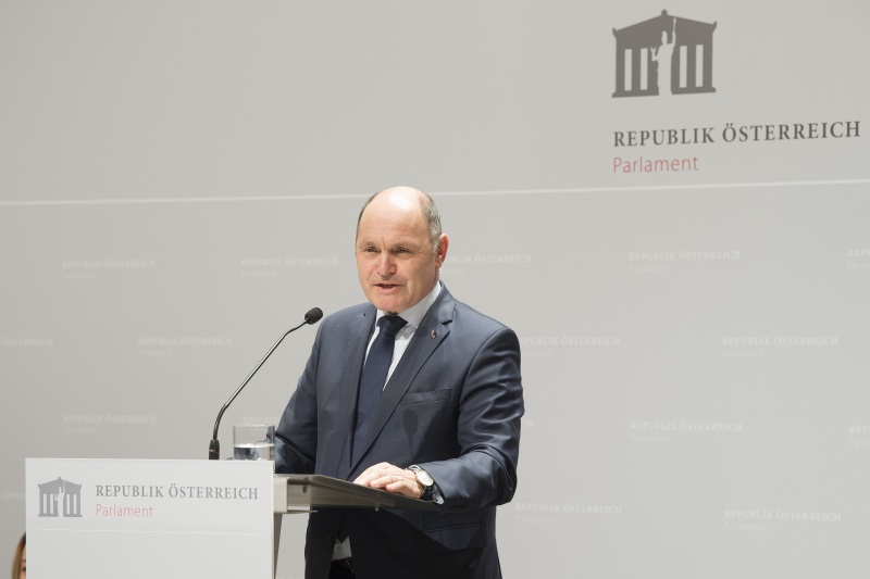 Am Rednerpult: Nationalratspräsident Wolfgang Sobotka (V)