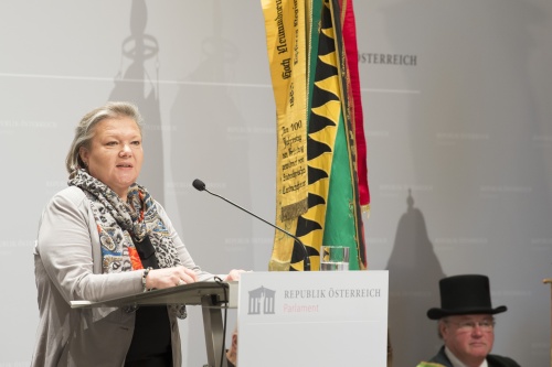 Am Rednerpult: Nationalratspräsidentin Anneliese Kitzmüller (F)