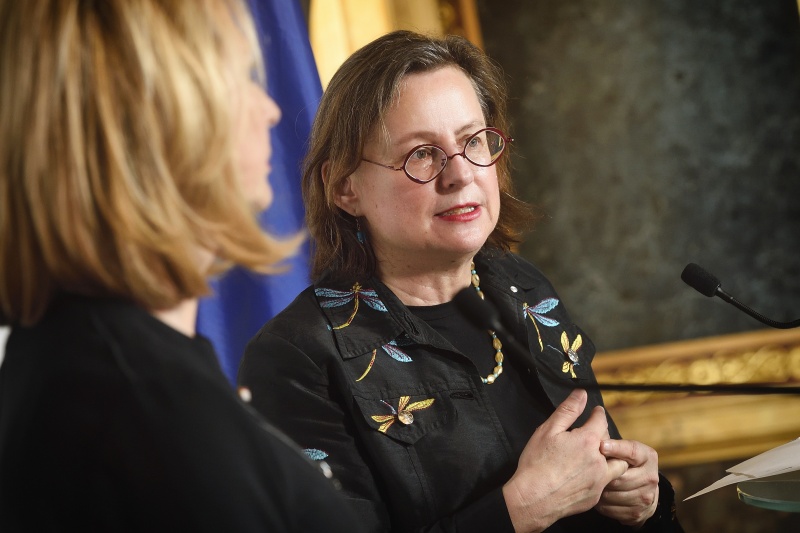 Geschäftsführerin der Interventionsstelle gegen familiäre Gewalt Rosa Logar bei ihren Ausführungen