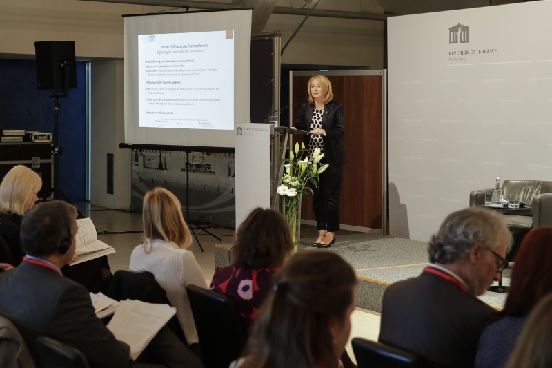 Begrüßung durch Zweite Nationalratspräsidentin Doris Bures (S)