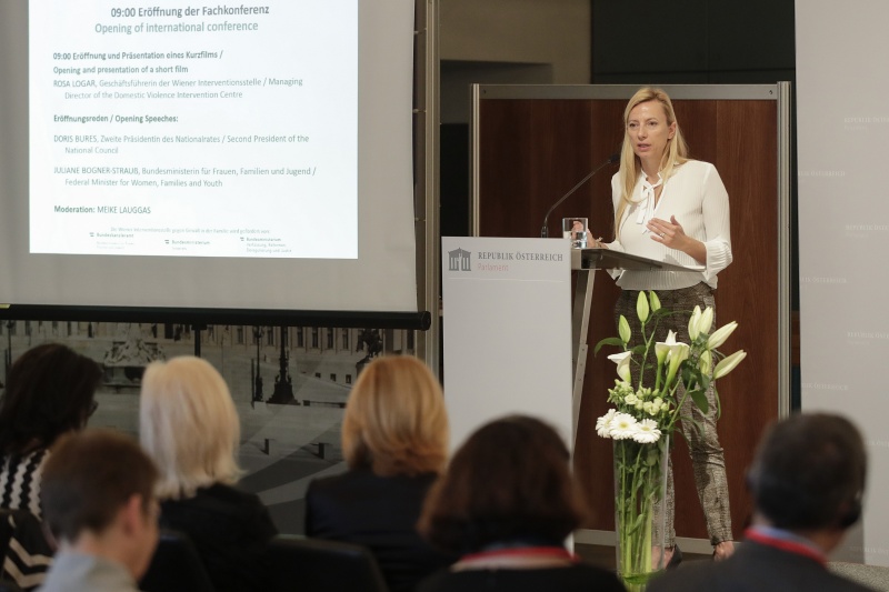 Familienministerin Juliane Bogner-Strauß (V) am Wort