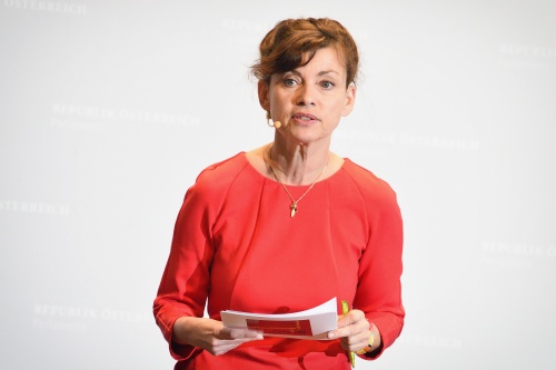 Moderatorin Renata Schmidtkunz