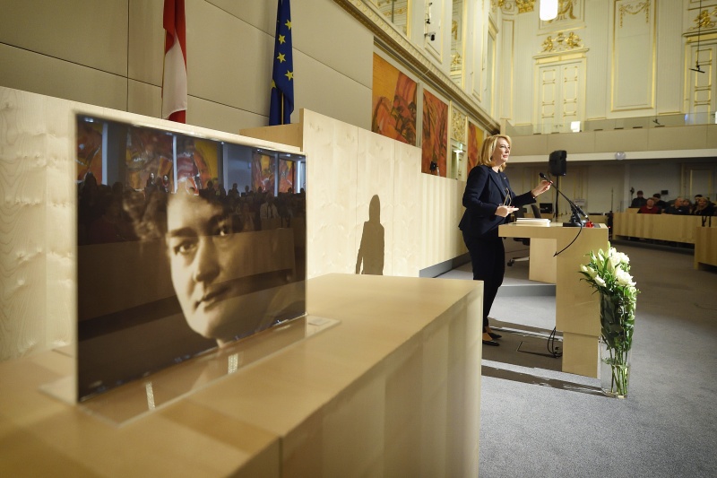 Zweite Nationalratspräsidentin Doris Bures (S) bei der Begrüßung