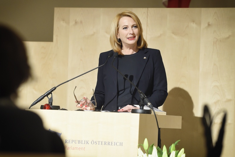 Zweite Nationalratspräsidentin Doris Bures (S) bei der Begrüßung