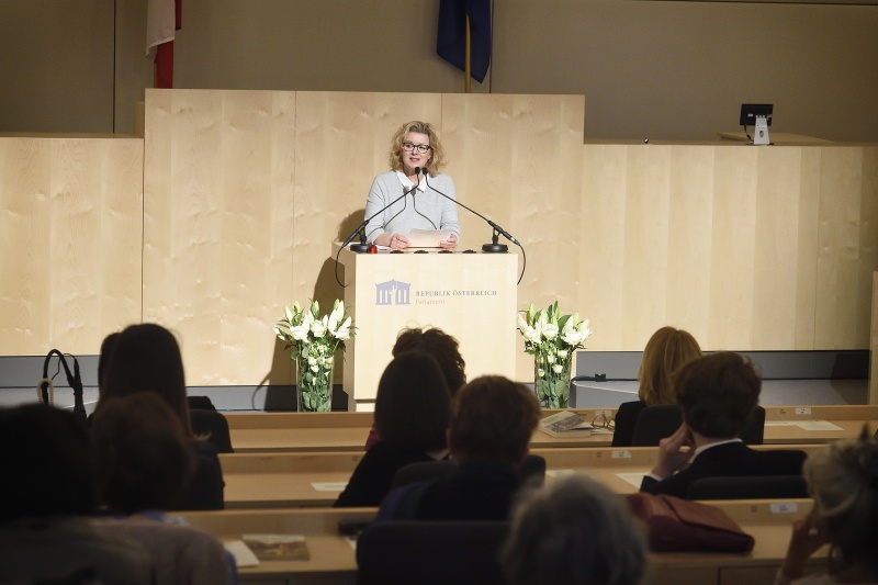 Schauspielerin Petra Morzé bei der Lesung