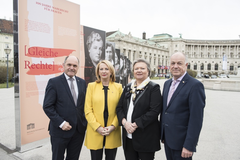 Von links: Nationalratspräsident Wolfgang Sobotka (V), Nationalratspräsidentin Doris Bures (S),  Nationalratspräsidentin Anneliese Kitzmüller (F), Bundesratspräsident Ingo Appé (S)