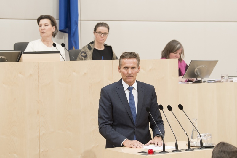 Am Rednerpult: Generalmajor Gerhard Lang, Bundesministerium für Inneres