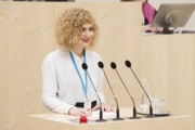 Am Rednerpult: Laura Wiesböck, Universität Wien