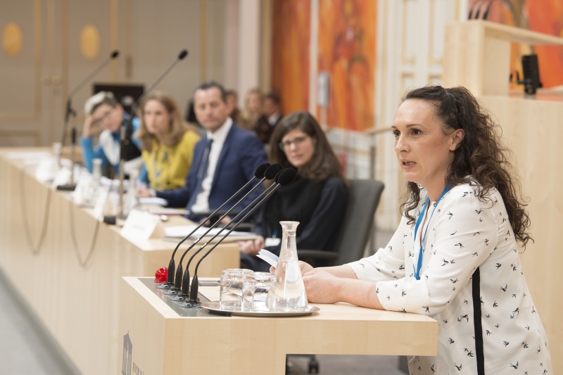 Am Rednerpult: Sabine Stevanovic, Orient Express (Beratungs-, Bildungs- und Kulturinitiative für Frauen)