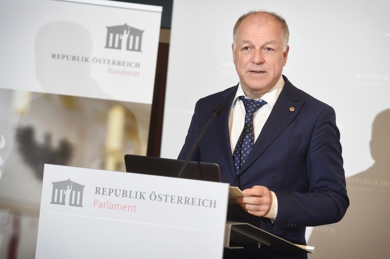 Begrüßung durch Bundesratspräsident Ingo Appé (S)