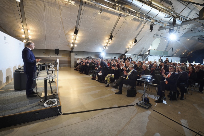 Begrüßung durch Bundesratspräsident Ingo Appé (S)