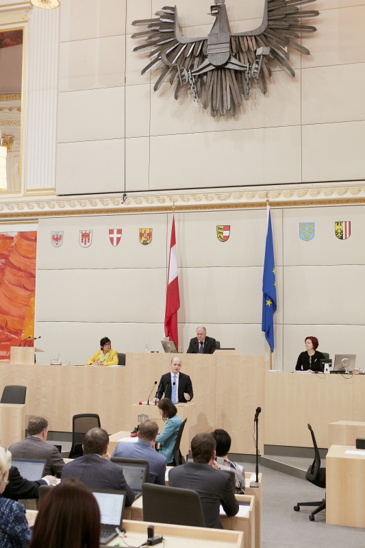 Bundesrat Michael Schilchegger (F) am Rednerpult