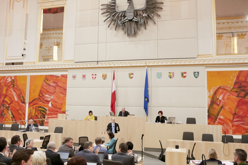 Bundesrat Michael Schilchegger (F) am Rednerpult