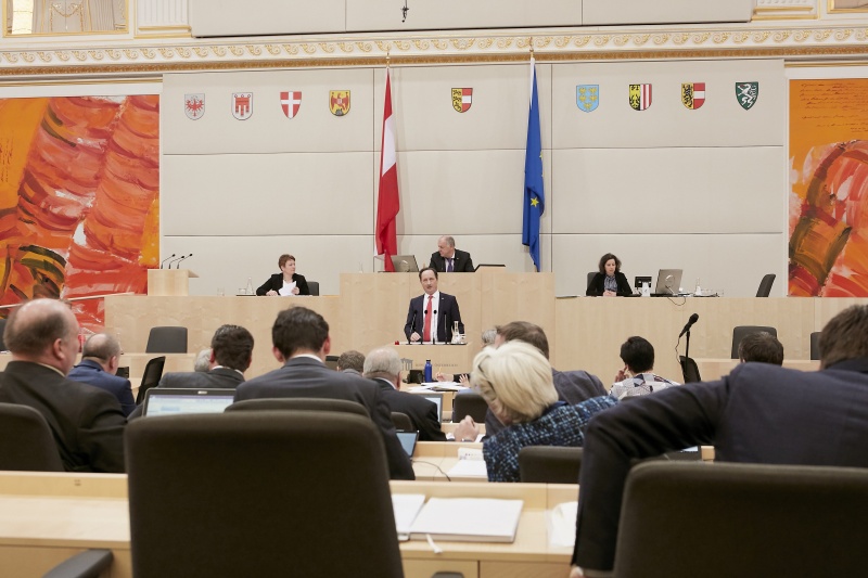 Bundesrat Günter Kovacs (S) am Rednerpult