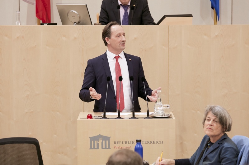 Bundesrat Günter Kovacs (S) am Rednerpult