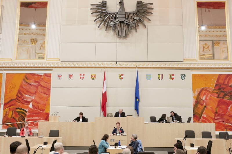 Bundesrätin Bettina Lancaster (S) am Rednerpult