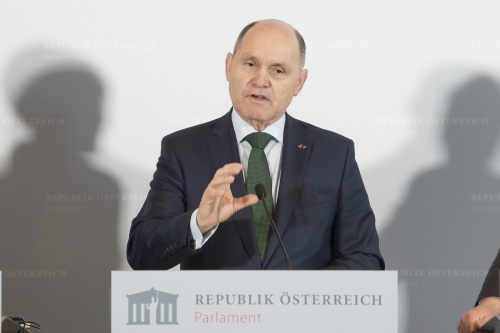 Am Rednerpult: Nationalratspräsident Wolfgang Sobotka (V)