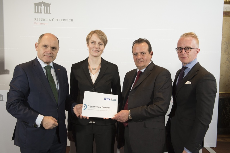 Von links: Nationalratspräsident Wolfgang Sobotka (V), Studienautorin Eva Zeglovits, Thomas Stern, Studienautor Paul Unterhuber