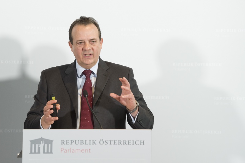 Am Rednerpult: Thomas Stern