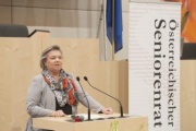 Am Rednerpult: Nationalratspräsidentin Anneliese Kitzmüller (F)