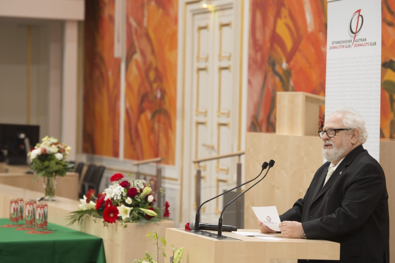 Am Rednerpult: Fred Turnheim, Präsident des Österreichischen Journalisten Clubs