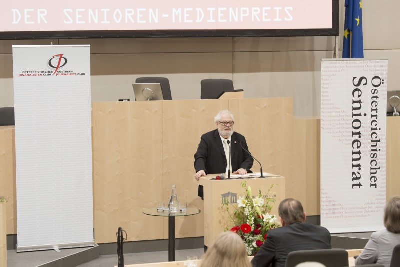 Am Rednerpult: Fred Turnheim, Präsident des Österreichischen Journalisten Clubs