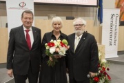 Von links: Peter Kostelka Präsident des Österreichischen Seniorenrates, Moderatorin Heilwig Pfanzelter, Fred Turnheim, Präsident des Österreichischen Journalisten Clubs
