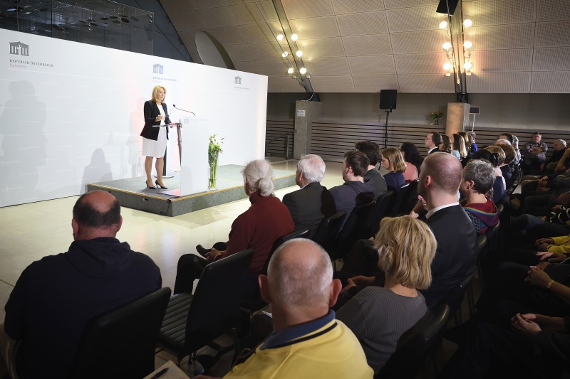 Zweite Nationalratspräsidentin Doris Bures (S) bei der Begrüßung