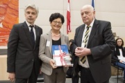 Von links: Parlamentsdirektor Harald Dossi, Oberschulrätin Gertrude Marek, Programmkoordinator Anton Salesny