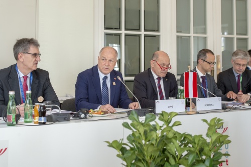 from left: Conference participant, President of the Austrian Federal Council INgo Appè, President of the Austrian National Council Wolfgang Sobotka, Conference participants