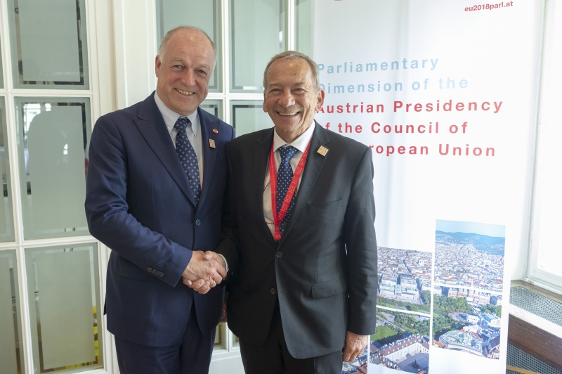 From left: President of the Austrian Federal Council Ingo Appé and Senate Speaker Jaroslav Kubera of the Czech Republic