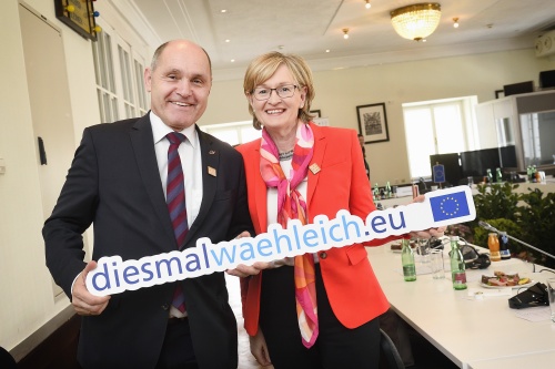 From Left: President of the Austrian National Council Wolfgang Sobotka, First Vice President of the Eupean Parliament Mairead McGuinness.  - diesmalwaehlich.eu