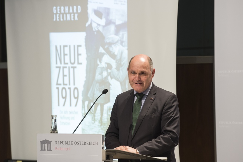 Am Rednerpult: Nationalratspräsident Wolfgang Sobotka (V)