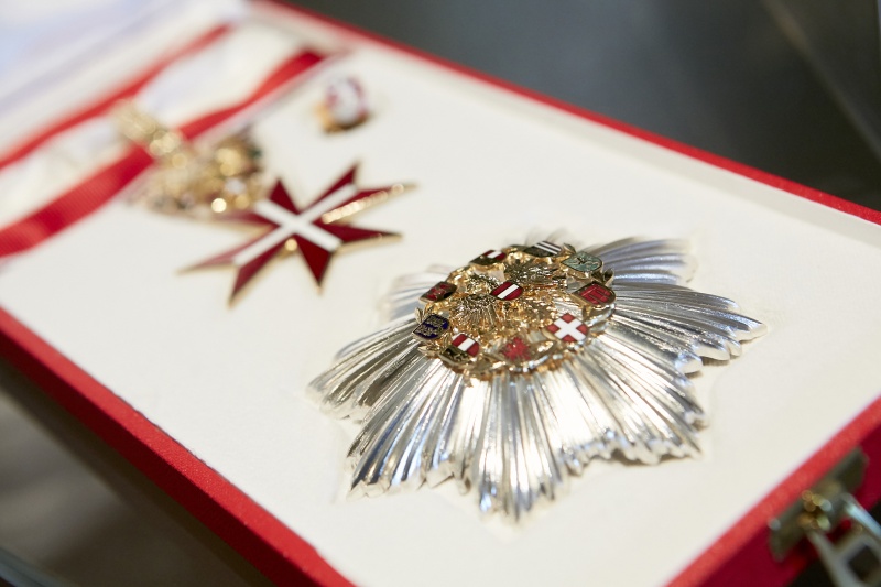 Großes Goldenes Ehrenzeichen mit dem Stern