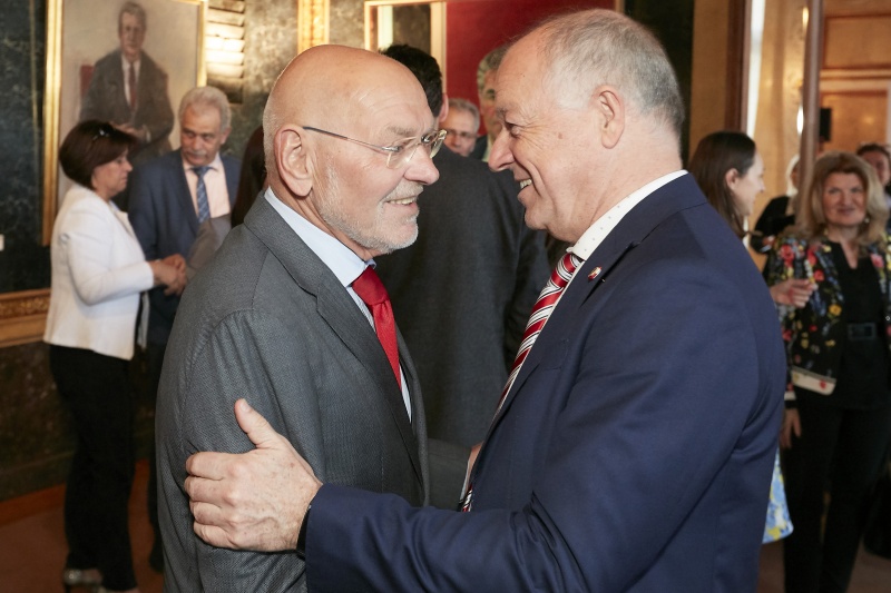 von rechts: Bundesratspräsident Ingo Appé (S), Bundesratspräsident a.D. Reinhard Todt