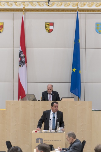 Bundesrat Anton Froschauer (V) am Rednerpult