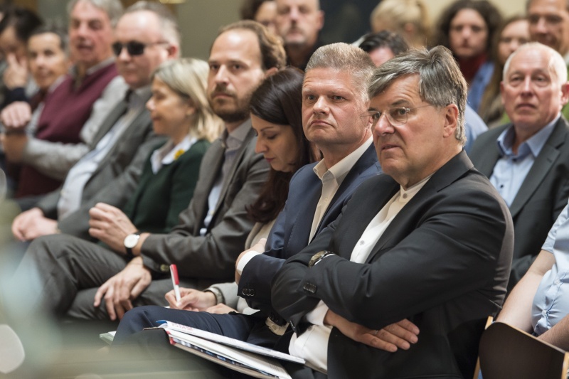 Von rechts: Bundesratspräsident a. D. Herwig Hösele, Nationalratsabgeordneter Andreas Hanger (V), Nationalratsabgeordnete Muna Duzdar (S), Nationalratsabgeordneter Nikolaus Scherak (N)