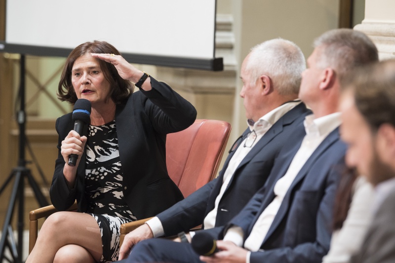 Am Präsidium: Ruth Simsa, Institut für Soziologie WU Wien