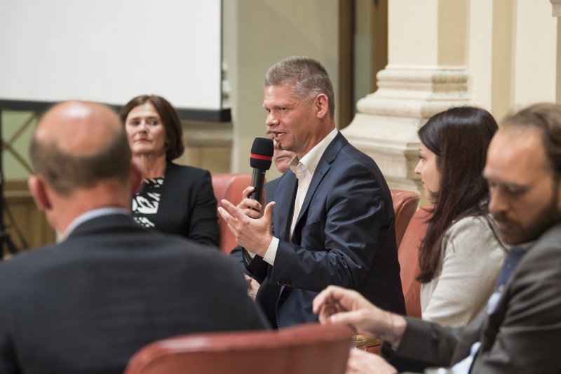 Am Podium: Nationalratsabgeordneter Andreas Hanger (V)