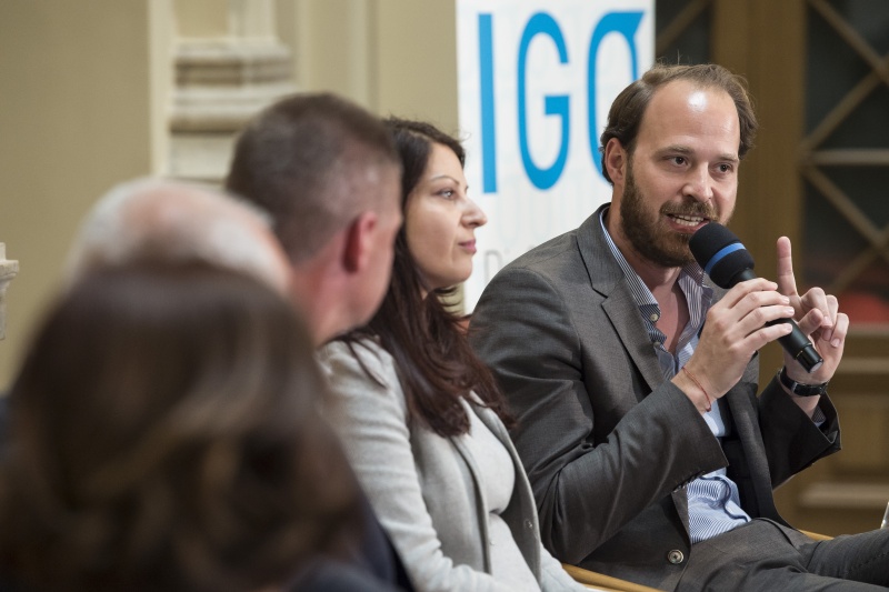 Am Podium: Nationalratsabgeordneter Nikolaus Scherak (N)