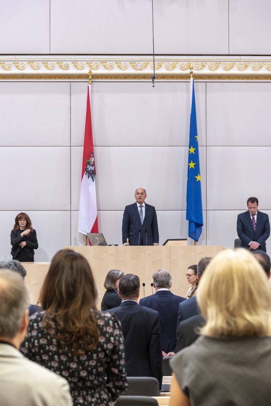 Gedenkminute für die verstorbene Nationalratsabgeordnete Barbara Krenn (V)