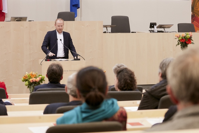 Rede Preisträger der Kategorie Menschenrechte Christoph Zotter - Profil