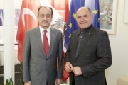 von rechts: Nationalratspräsident Wolfgang Sobotka (V), Ümit Yardım Botschafter der Republik Türkei