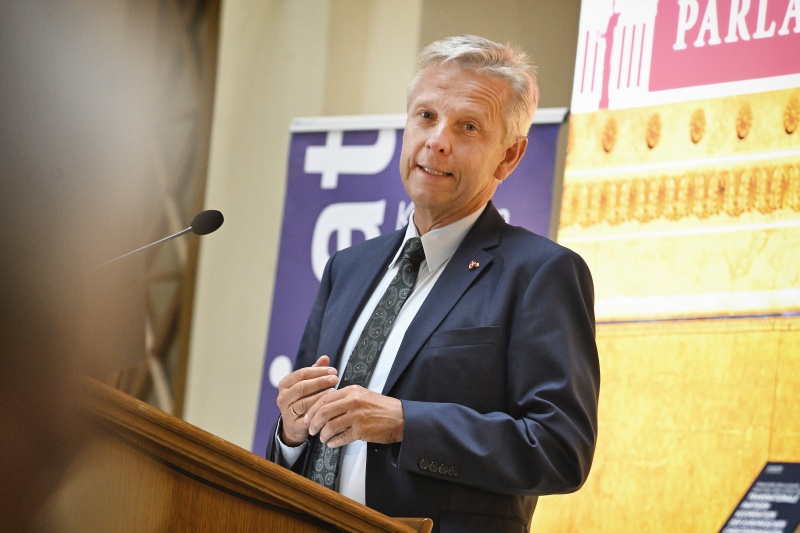 Begrüßung Nationalratsabgeordneter Reinhold Lopatka (V)