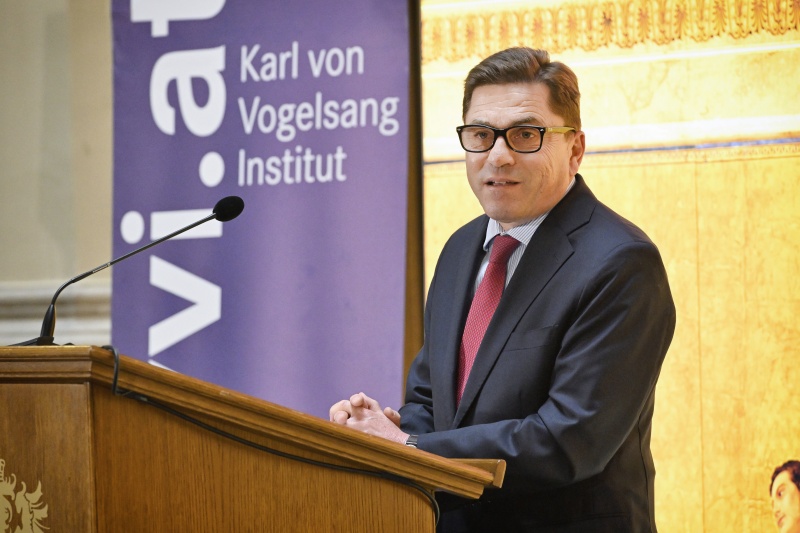 Vorstellung des Projektes durch den Geschäftsführer des Karl von Vogelsang-Instituts Helmut Wohnout