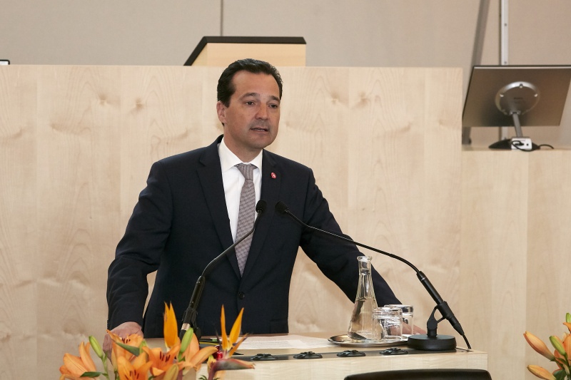 Panel Frauen - Armut, Vortrag Nationalratsabgeordneter Gerald Loacker (N)