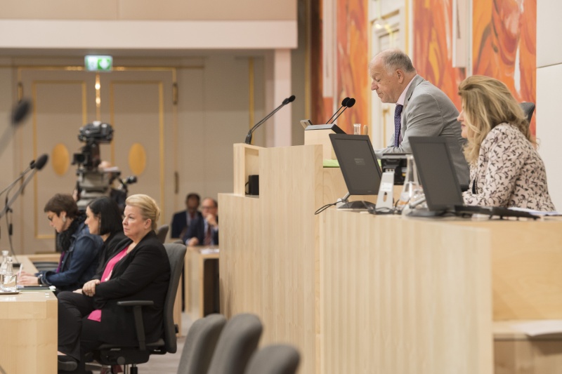 Am Präsidium: Bundesratspräsident Ingo Appé (S).Auf der Regierungsbank von rechts: Bundesministerin für Arbeit, Soziales, Gesundheit und Konsumentenschutz Beate Hartinger (F), Bundesministerin für Nachhaltigkeit und Tourismus Elisabeth Köstinger (V), Landeshauptmannstellvertreterin von Kärnten Beate Prettner