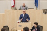 Am Rednerpult: Franz Dinhobl Österreichische Vereinigung für das Gas- und Wasserfach, Präsident