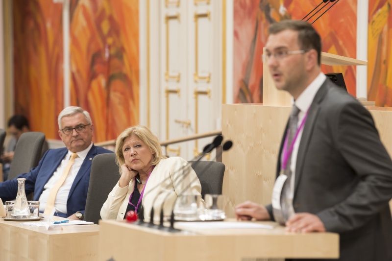 Auf der Regierungsbank von rechts: Maria- Luise Mathiaschitz, Österreichischer Städtebund, Stellvertretende Präsidentin, Alfred Riedl, Österreichischer Gemeindebund, Präsident