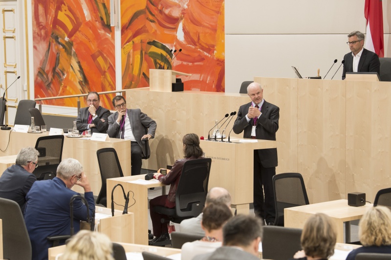 Am Rednerpult: Max Kuderna, wpa Beratende Ingenieure GmbH